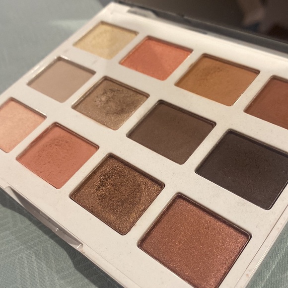 BH Cosmetics Marble Collection Eyeshadow Palette - Picture 2 of 3